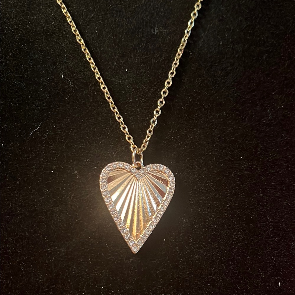Elegant Gold Heart Pendant Necklace